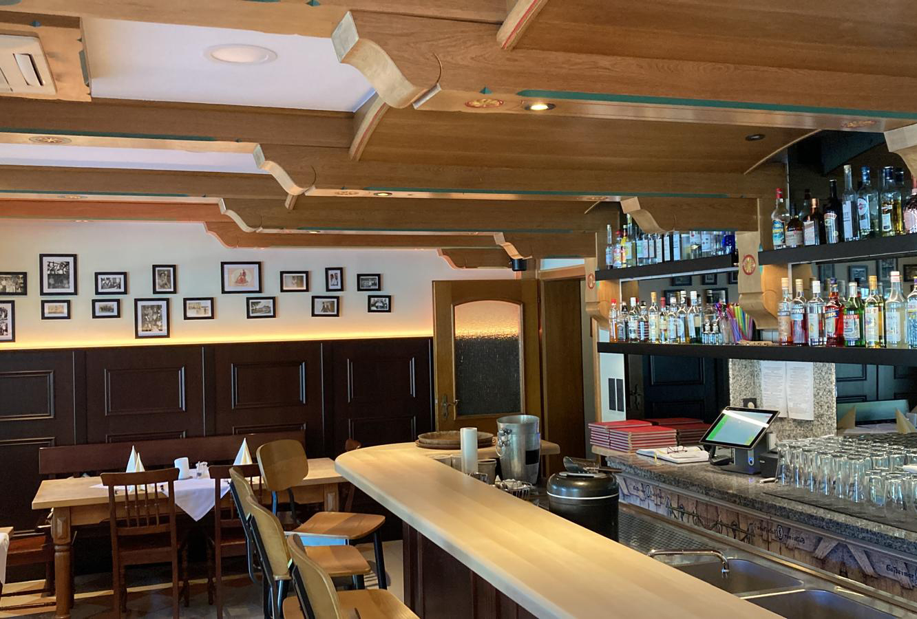 bar